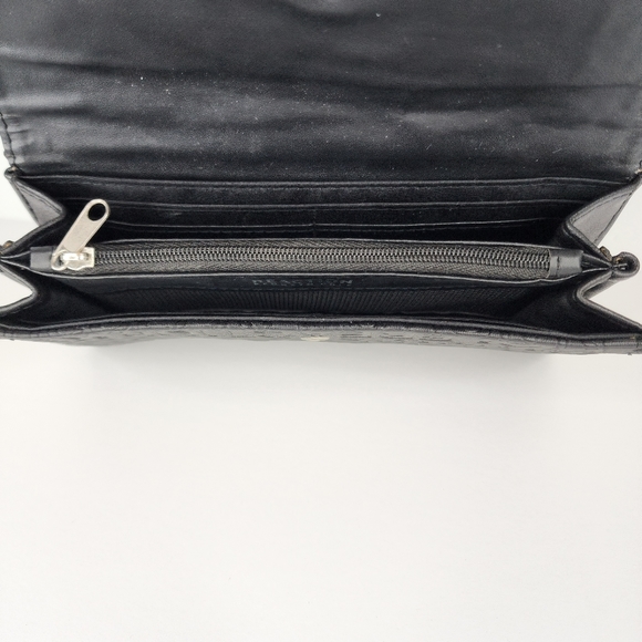 REACTION KENNETH COLE   Black Over Arching Flap Clutch Wallet. - Picture 5 of 11